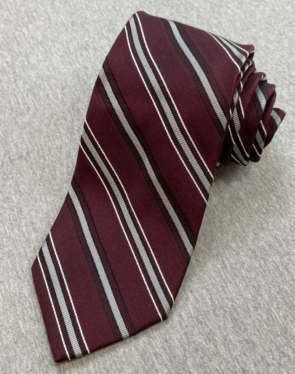 Jos A Bank Tie Mens Stripe 100% Silk 3.5